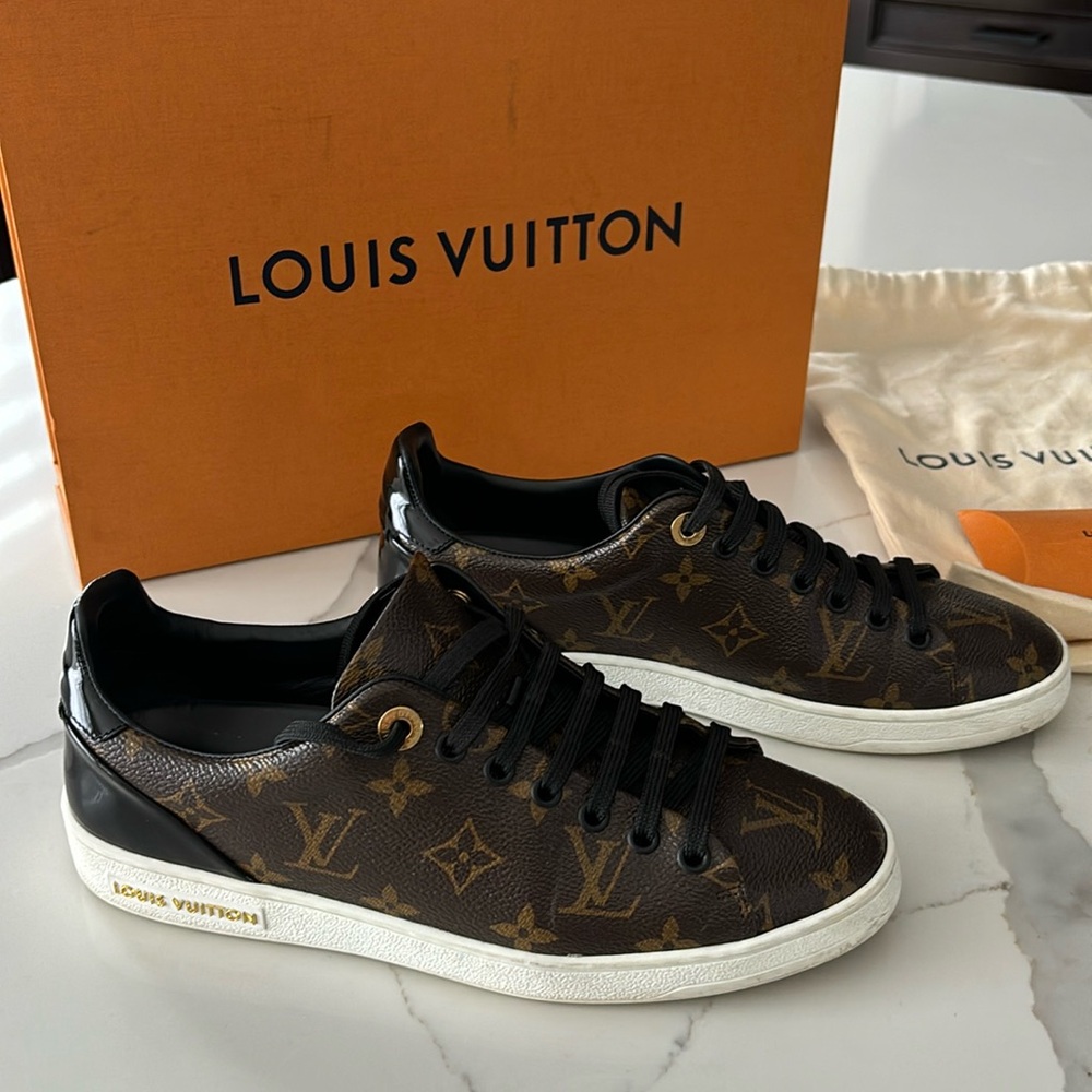 💕SOLD💕Authentic Louis Vuitton FrontRow Sneakers